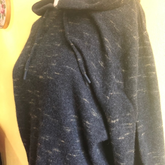 Club Monaco Cashmere Hoodie NWOT!! - Picture 3 of 11